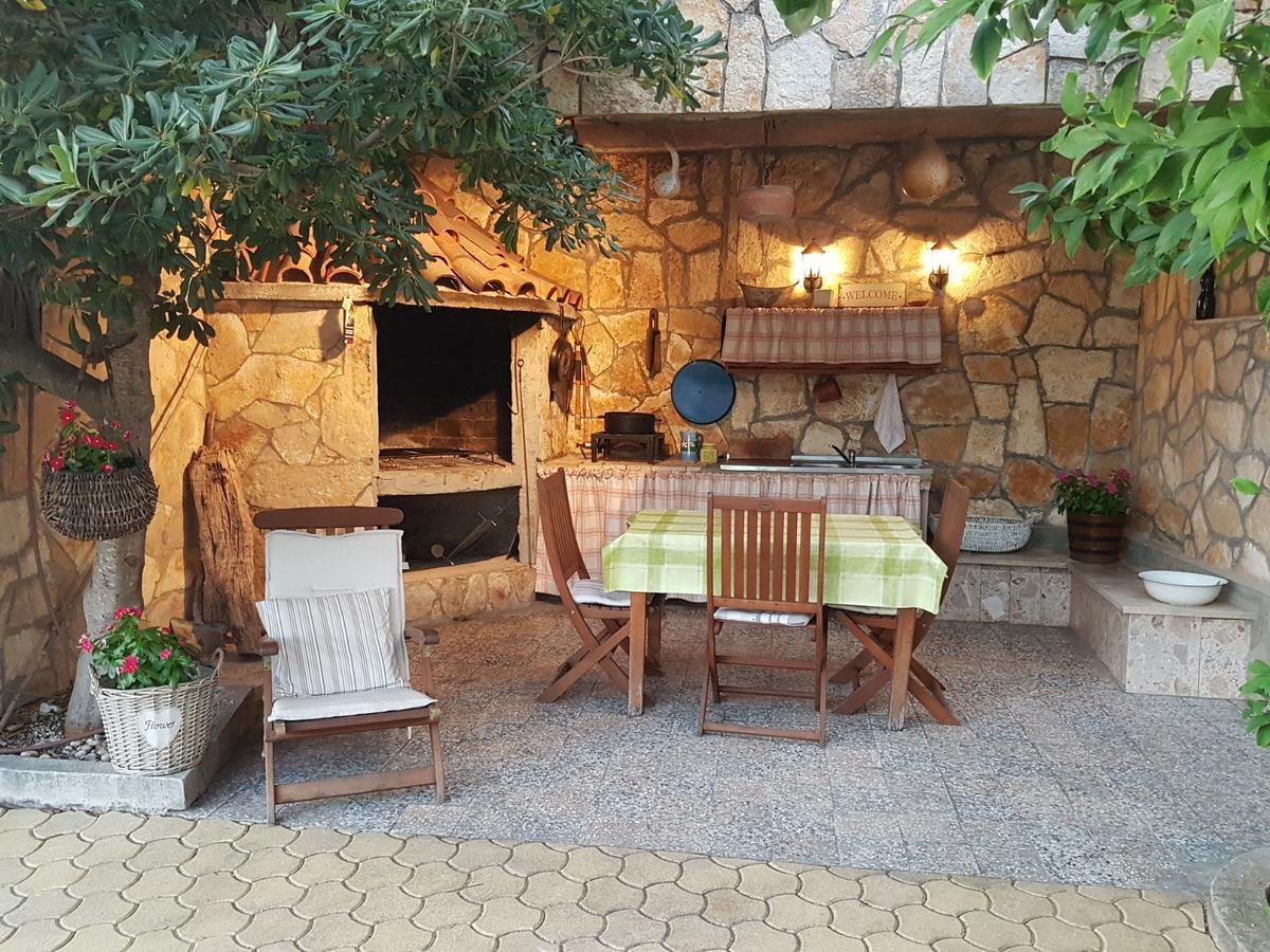 Apartmani More Komarna Exterior photo
